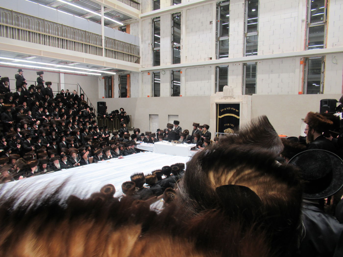 הגה"צ דומ"ץ סאטמר במלווה מלכה בפשעווארסק