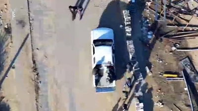 תיעוד צבעוני: חוליית מחבלי חמאס הסתובבו חמושים בעזה - עד שחוסלו מהאוויר | צפו