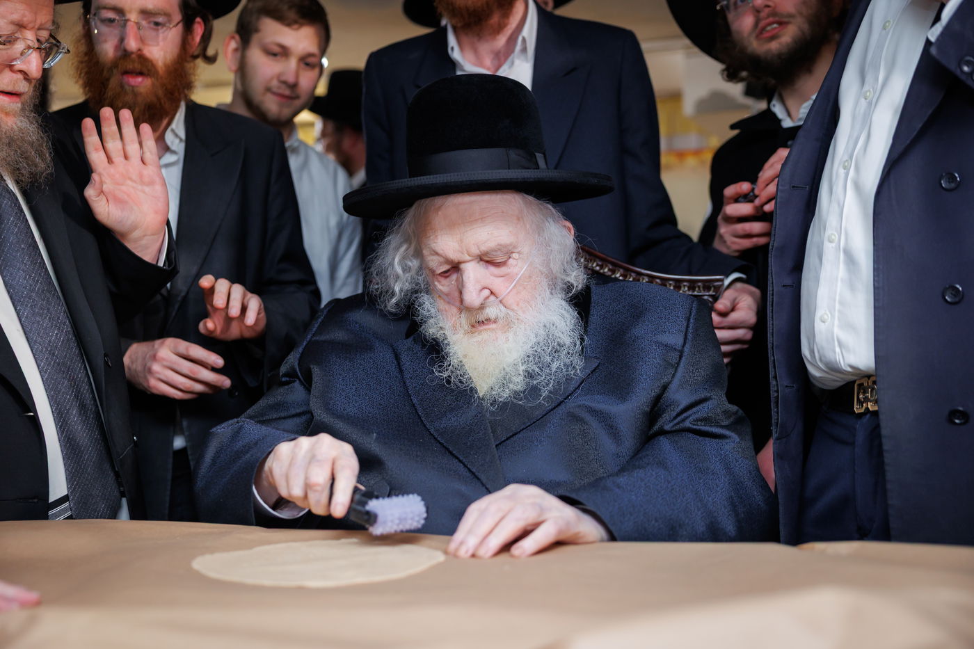 הגר"מ שטרנבוך באפיית מצות