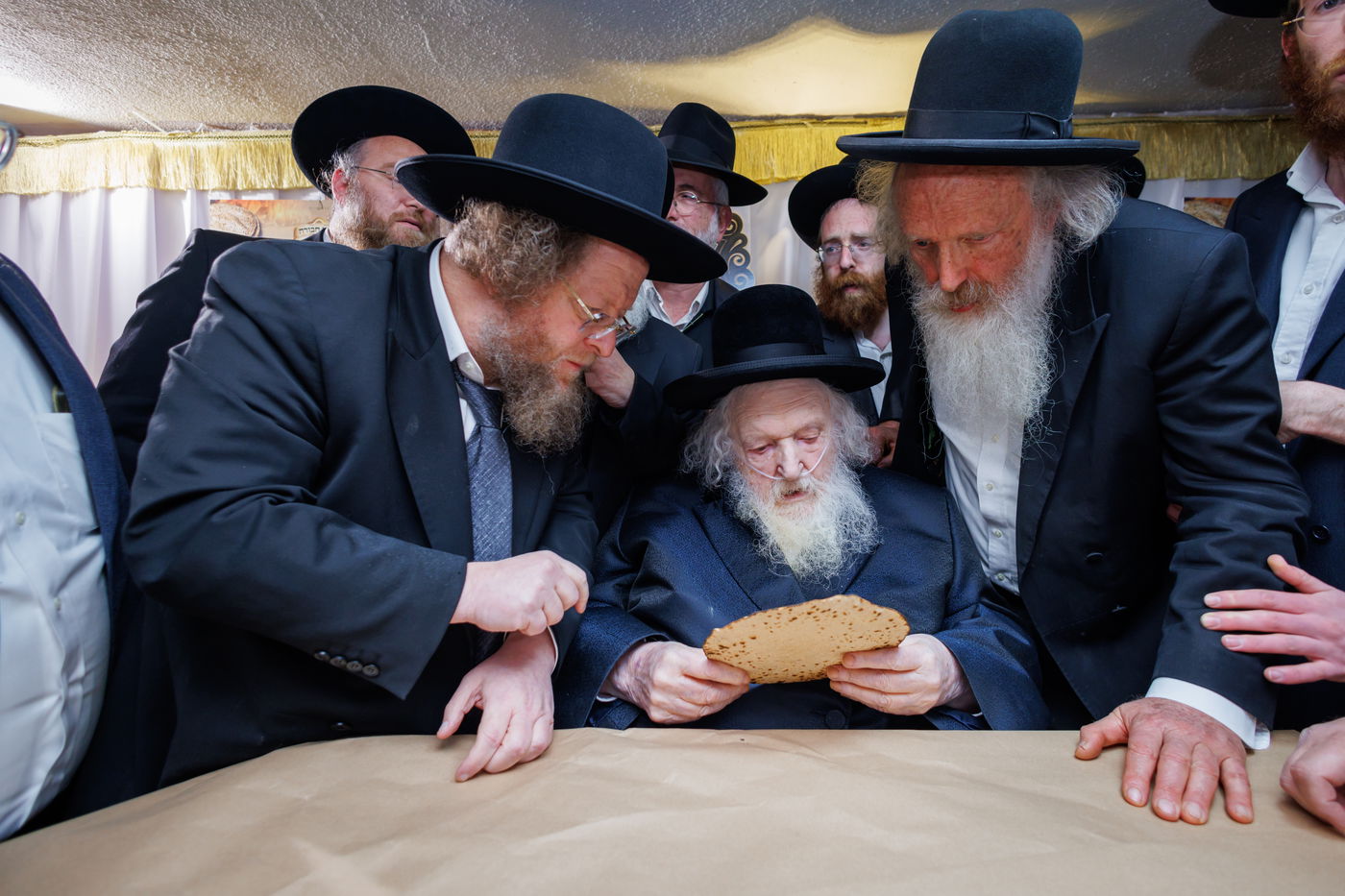 הגר"מ שטרנבוך באפיית מצות