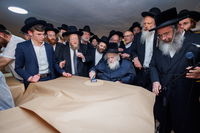 הגר"מ שטרנבוך באפיית מצות