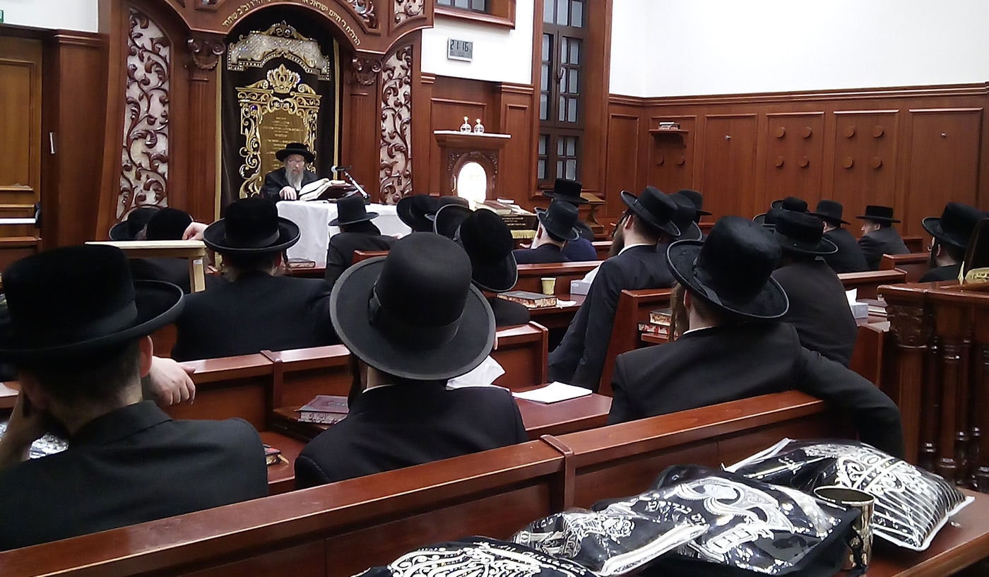 הגה"צרבי געציל ברקוביץ בשיחה בביהמ"ד סאטמר באנטווערפן