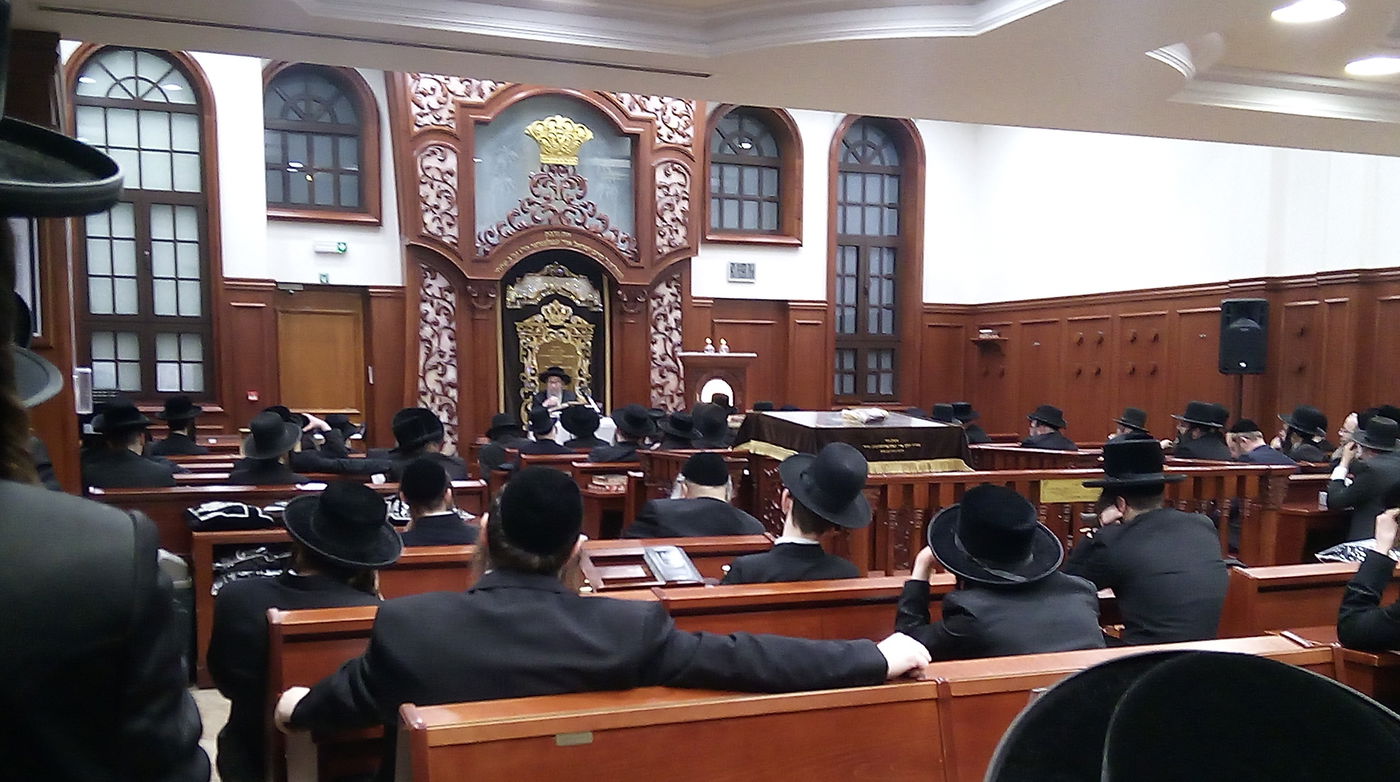 הגה"צרבי געציל ברקוביץ בשיחה בביהמ"ד סאטמר באנטווערפן