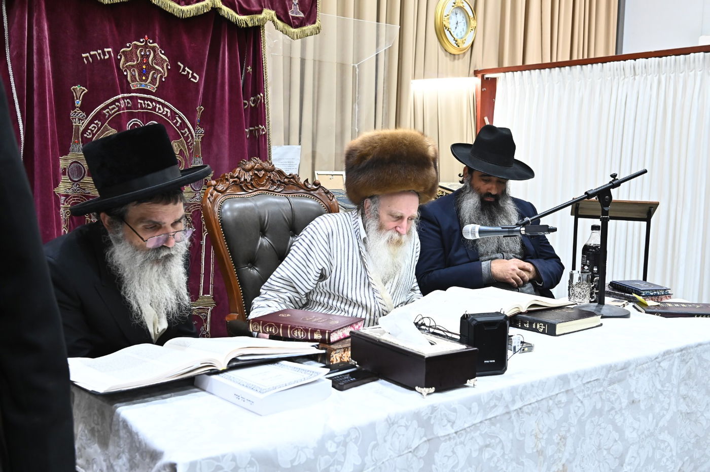 הגרי"מ מורגנשטרן בשיעור בישיבת תורת הנסתר