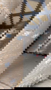 בגלל המלחמה באיראן: הדף שצורף לחבילות המצות במדינה האירופאית