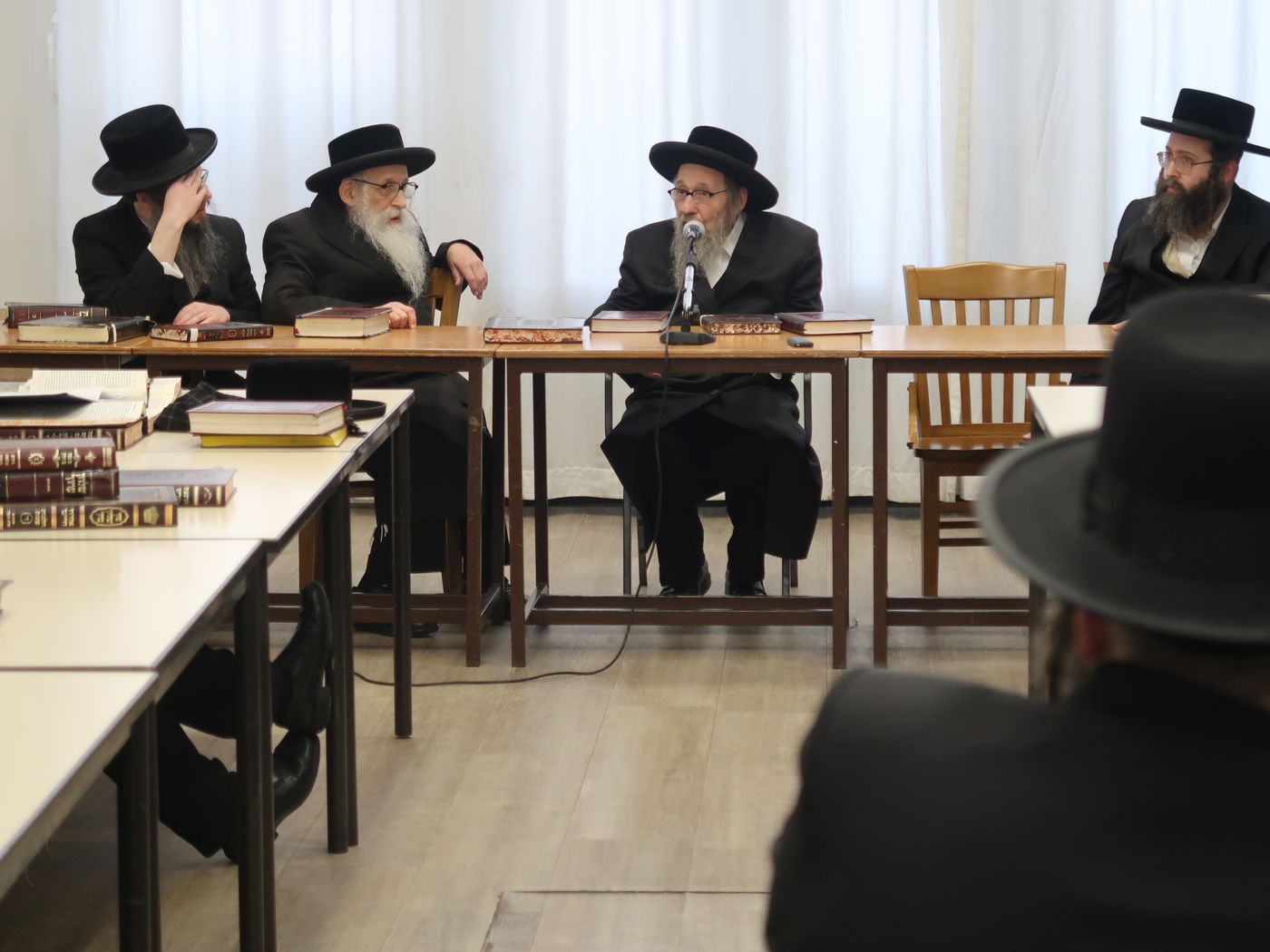  דומ"ץ סאטמר, הגה"צ רבי געציל בערקוביץ בשיעור בכולל