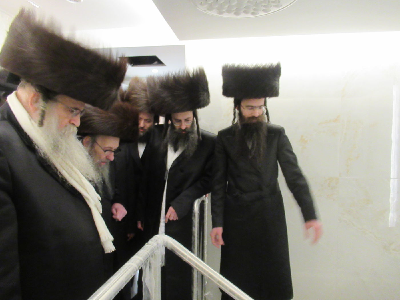  דומ"ץ סאטמר, הגה"צ רבי געציל בערקוביץ בסיור במקווה באנטווערפן