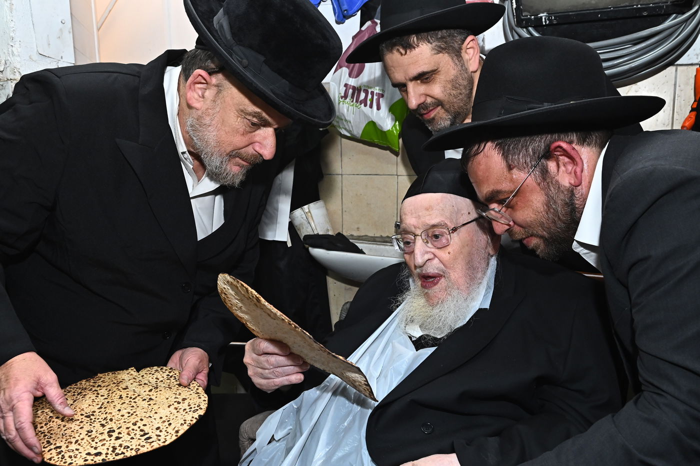 הגרמ"צ ברגמן באפיית מצות