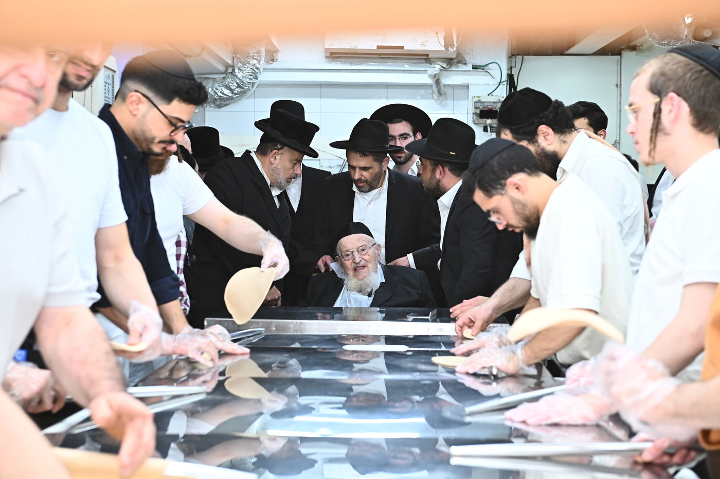 הגרמ"צ ברגמן באפיית מצות