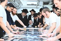 הגרמ"צ ברגמן באפיית מצות