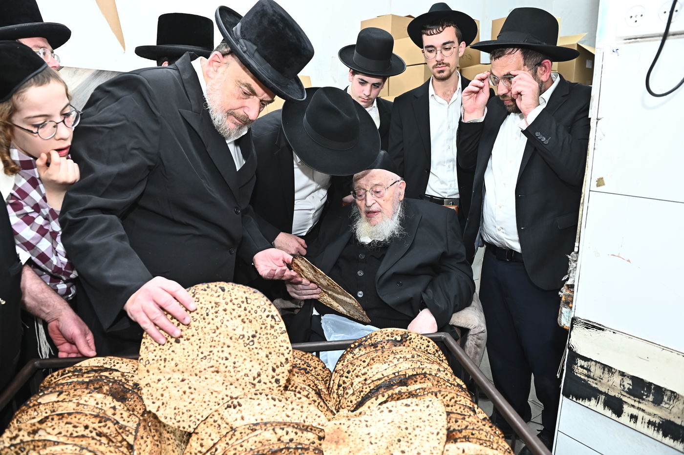 הגרמ"צ ברגמן באפיית מצות