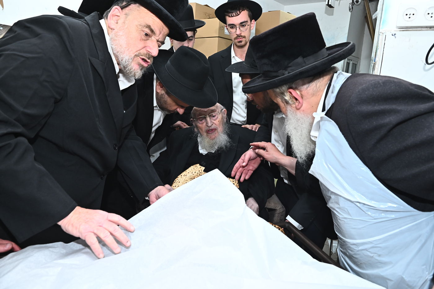 הגרמ"צ ברגמן באפיית מצות