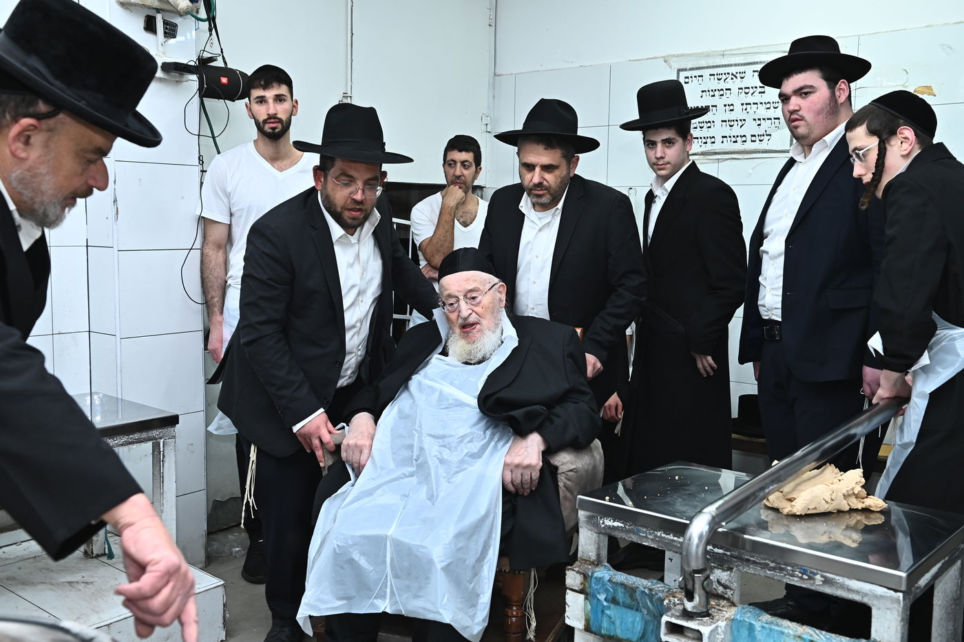 הגרמ"צ ברגמן באפיית מצות