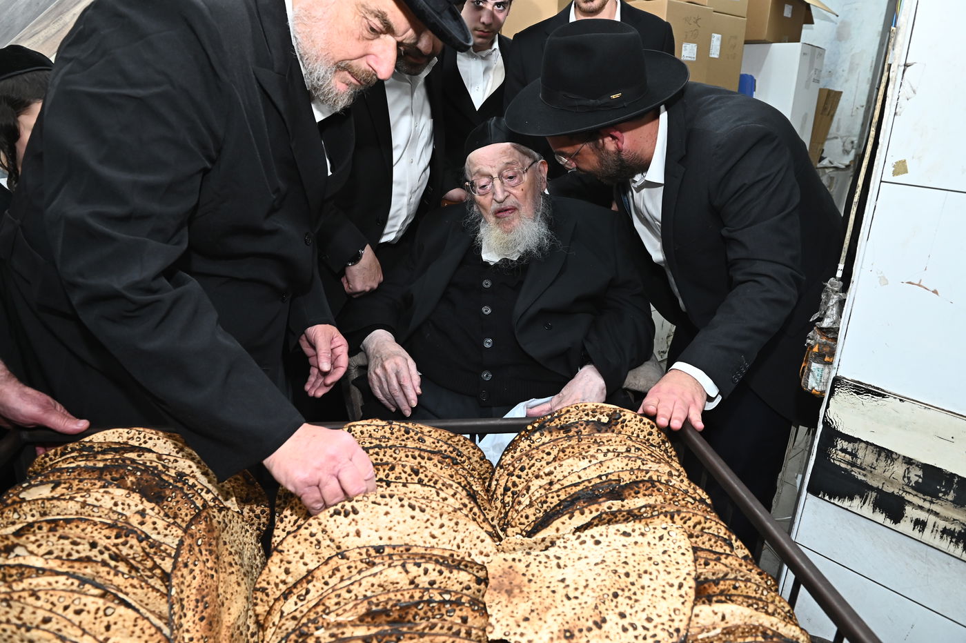 הגרמ"צ ברגמן באפיית מצות