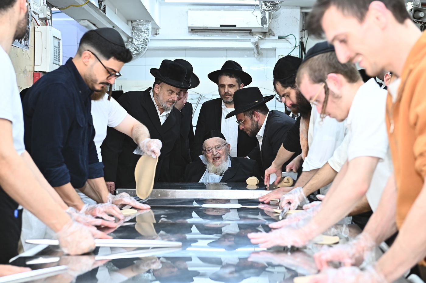 הגרמ"צ ברגמן באפיית מצות