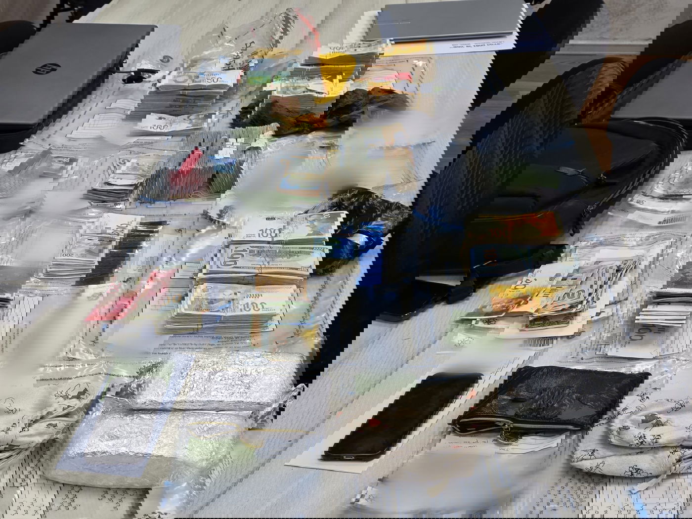 הפריטים שהוחרמו