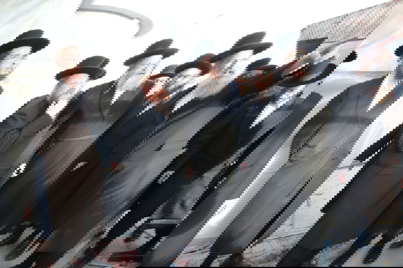 הרה"צ רבי ישראל מנחם אלתר בביקור בדימונה