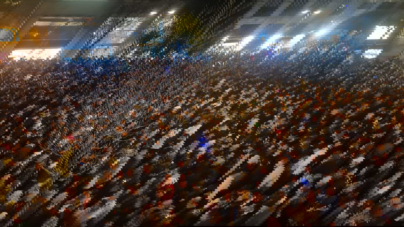 פסטיבל לאס פאייס עמוס לעייפה. ולנסיה, ספרד