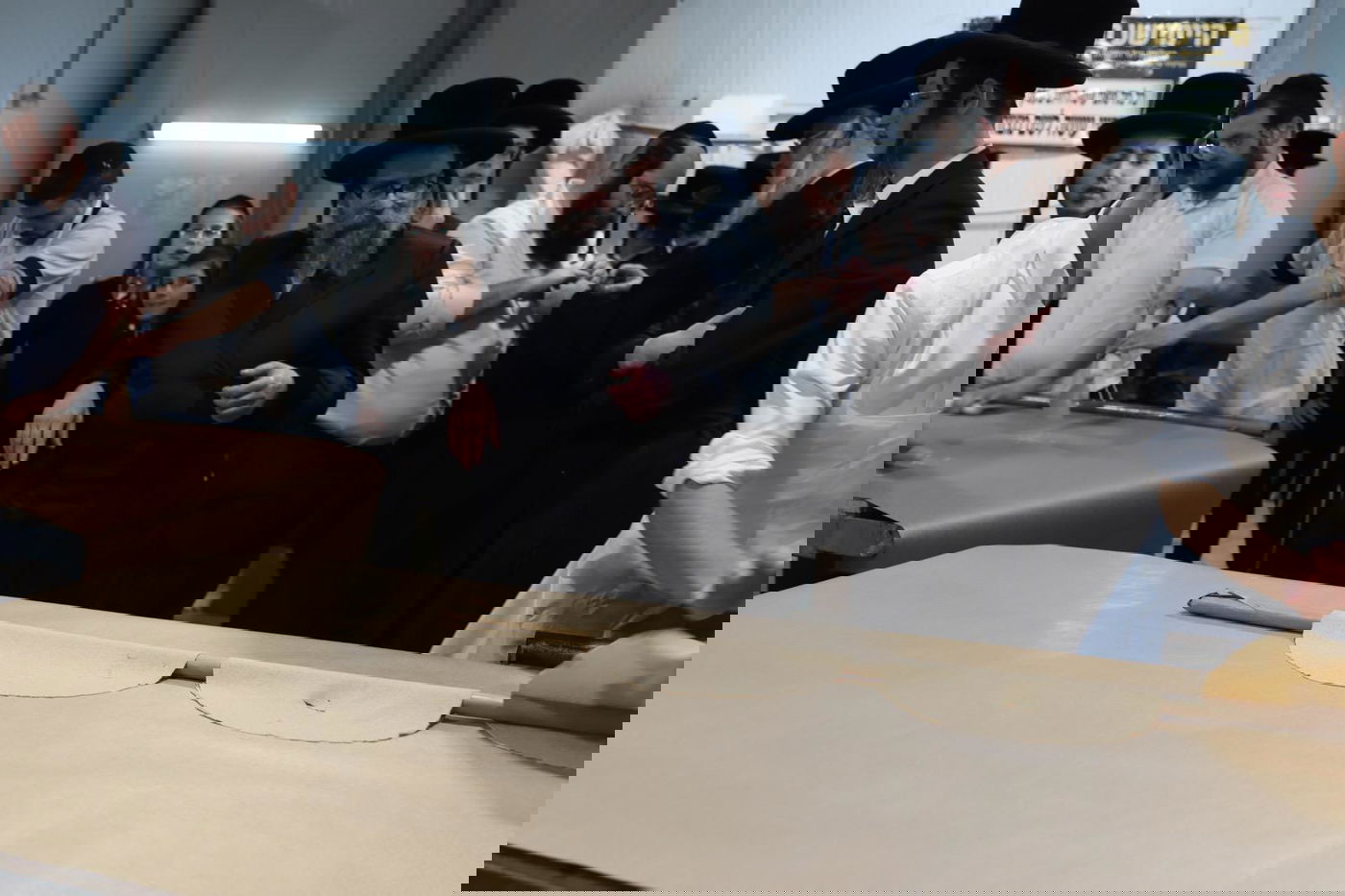 האדמו"ר מסקולען ירושלים באפיית מצות