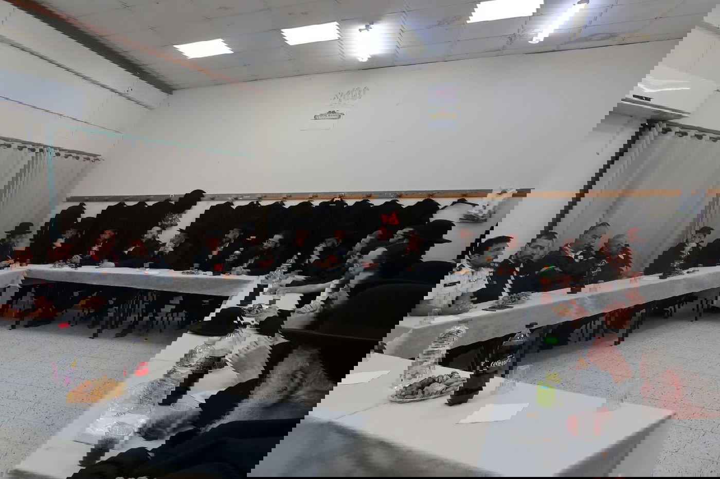 הרה"צ רבי נחמיה אלתר עם מתנדבי הצלה בערד