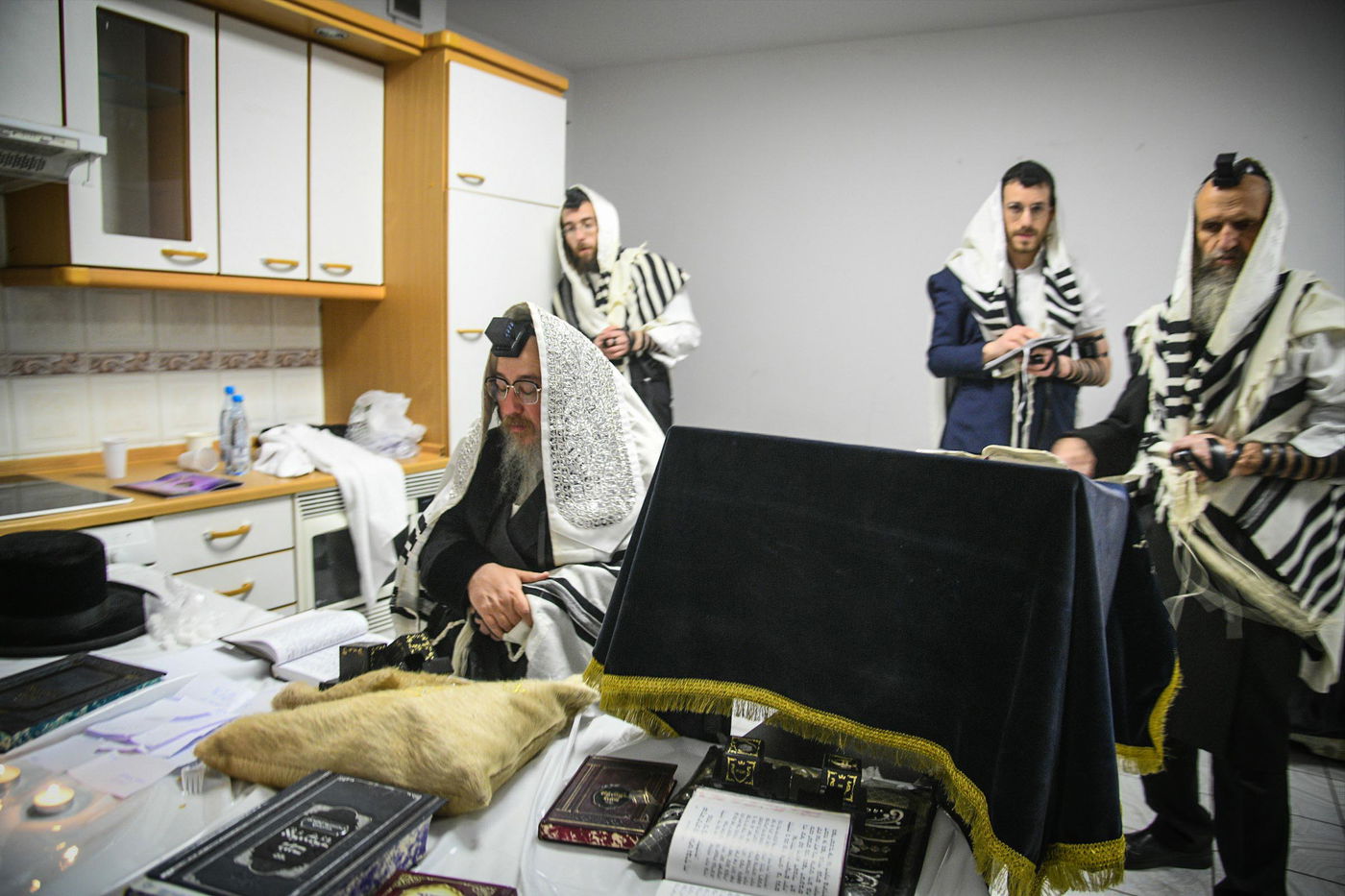 האדמו"ר מביאלה ב"ב במסע הקודש לפולין