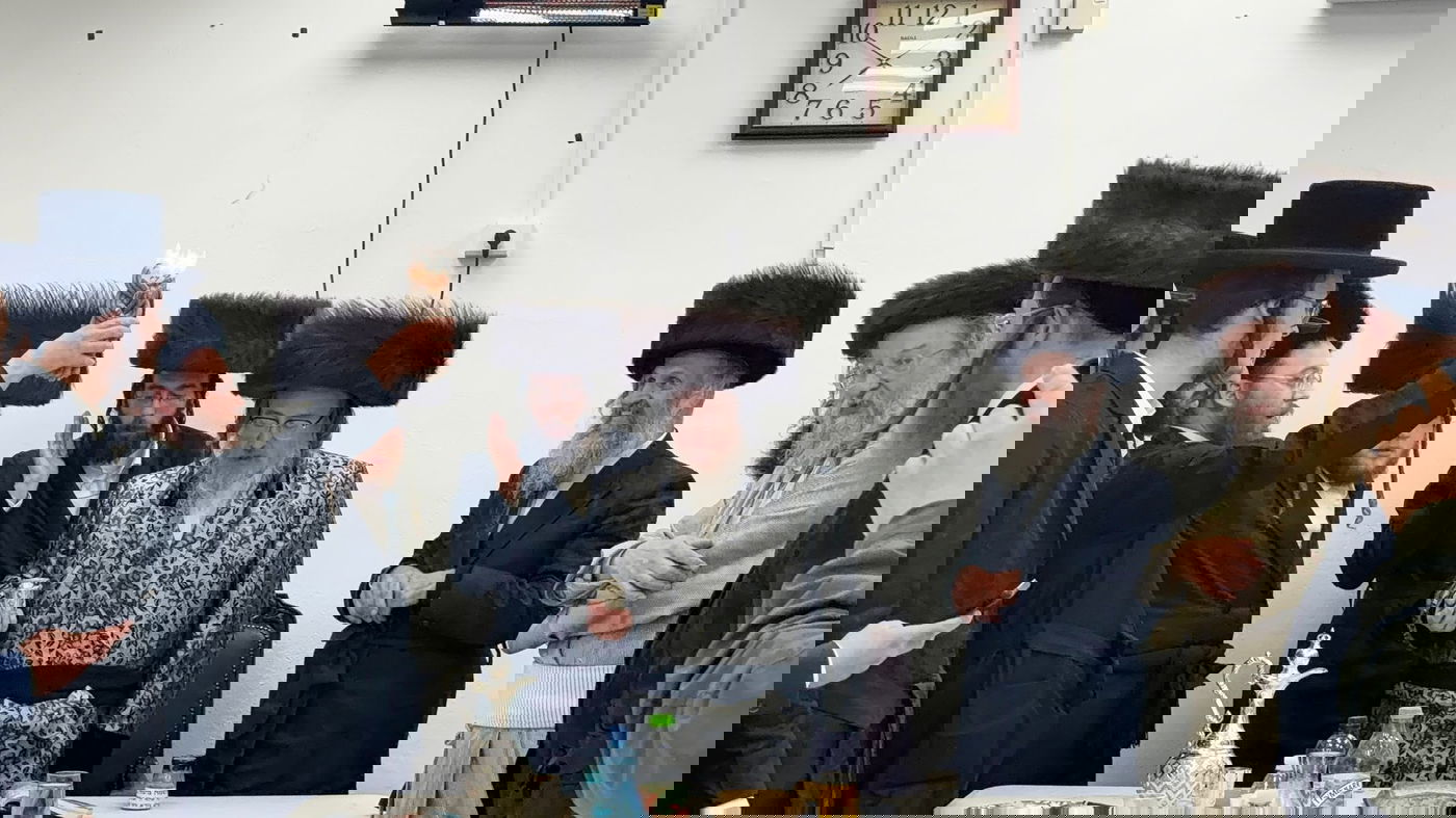 האדמו"ר מביאלה ב"ב במסע הקודש לפולין