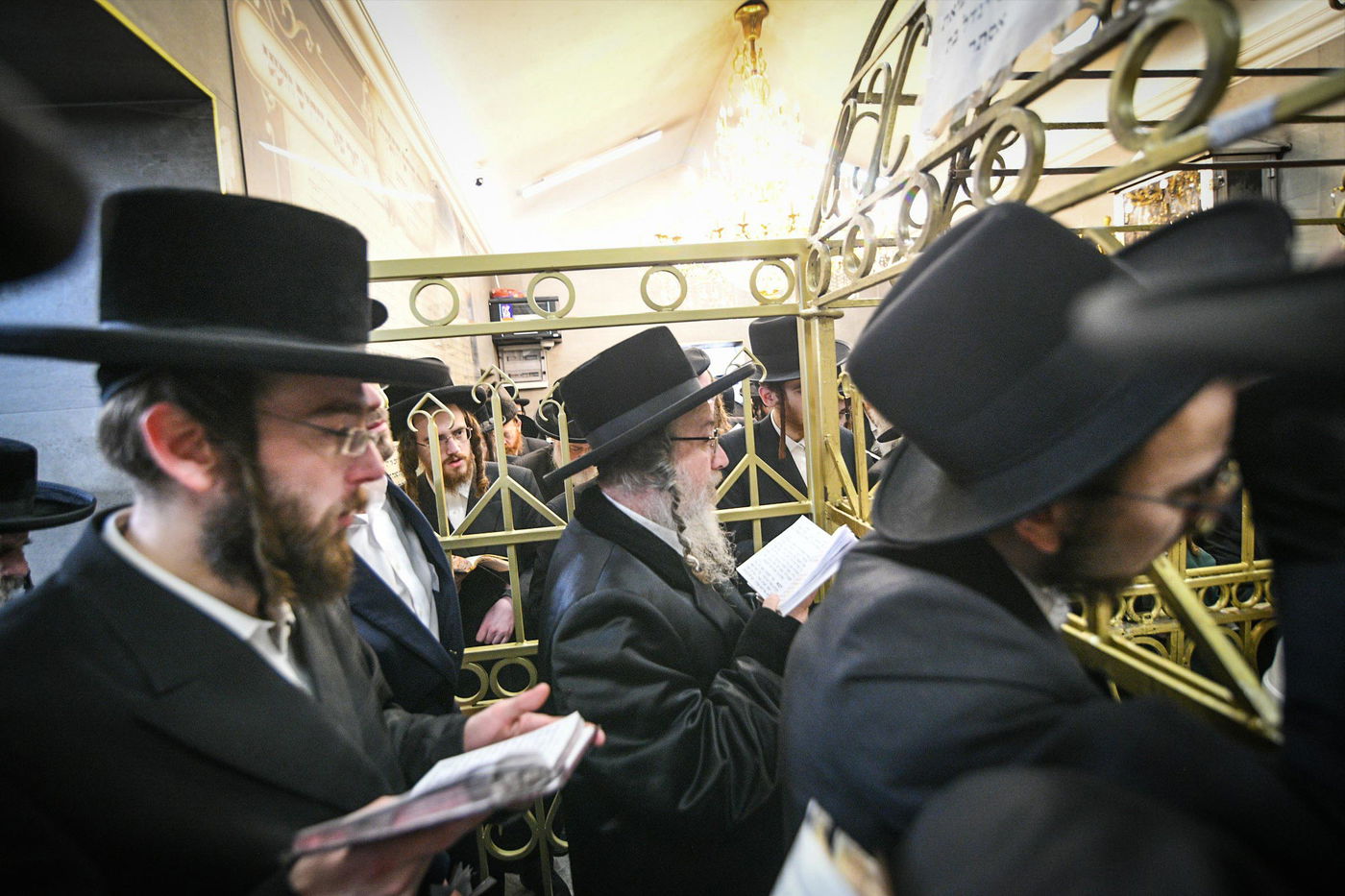 האדמו"ר מביאלה ב"ב במסע הקודש לפולין