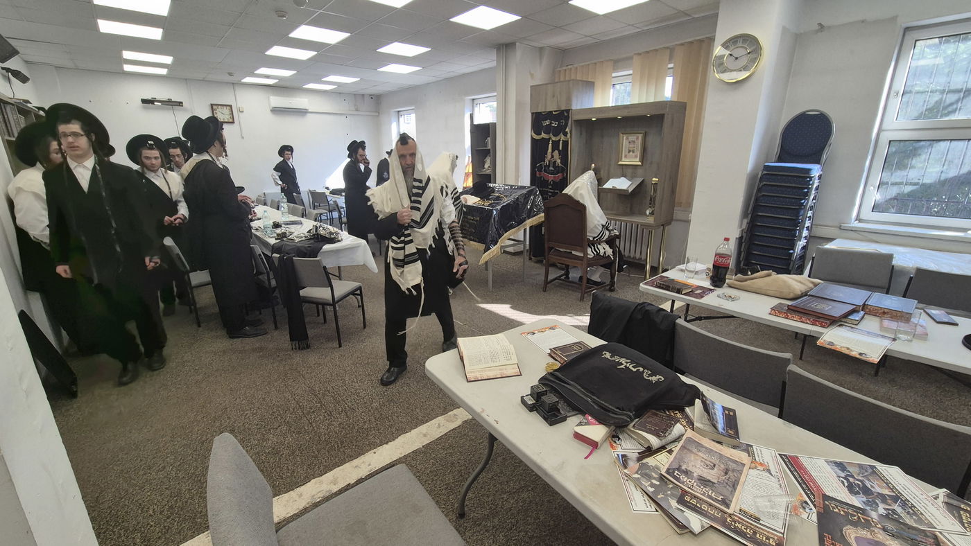 האדמו"ר מביאלה ב"ב במסע הקודש לפולין