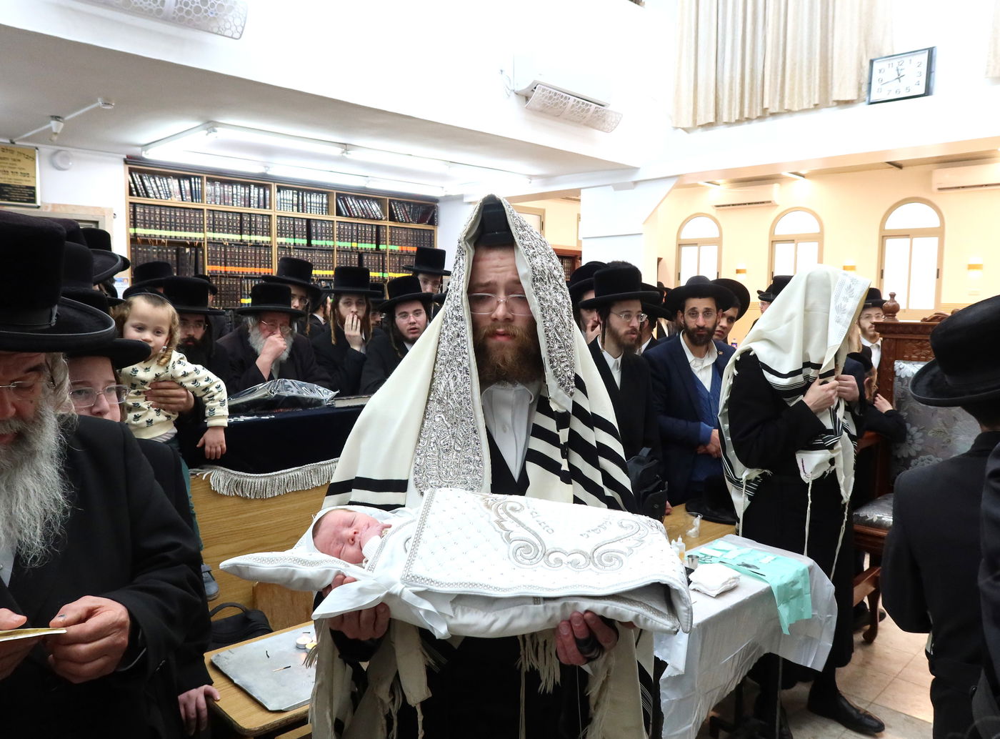 שמחת הברית לנכד האדמו"רים מטשארנאביל ומשכנות הרועים