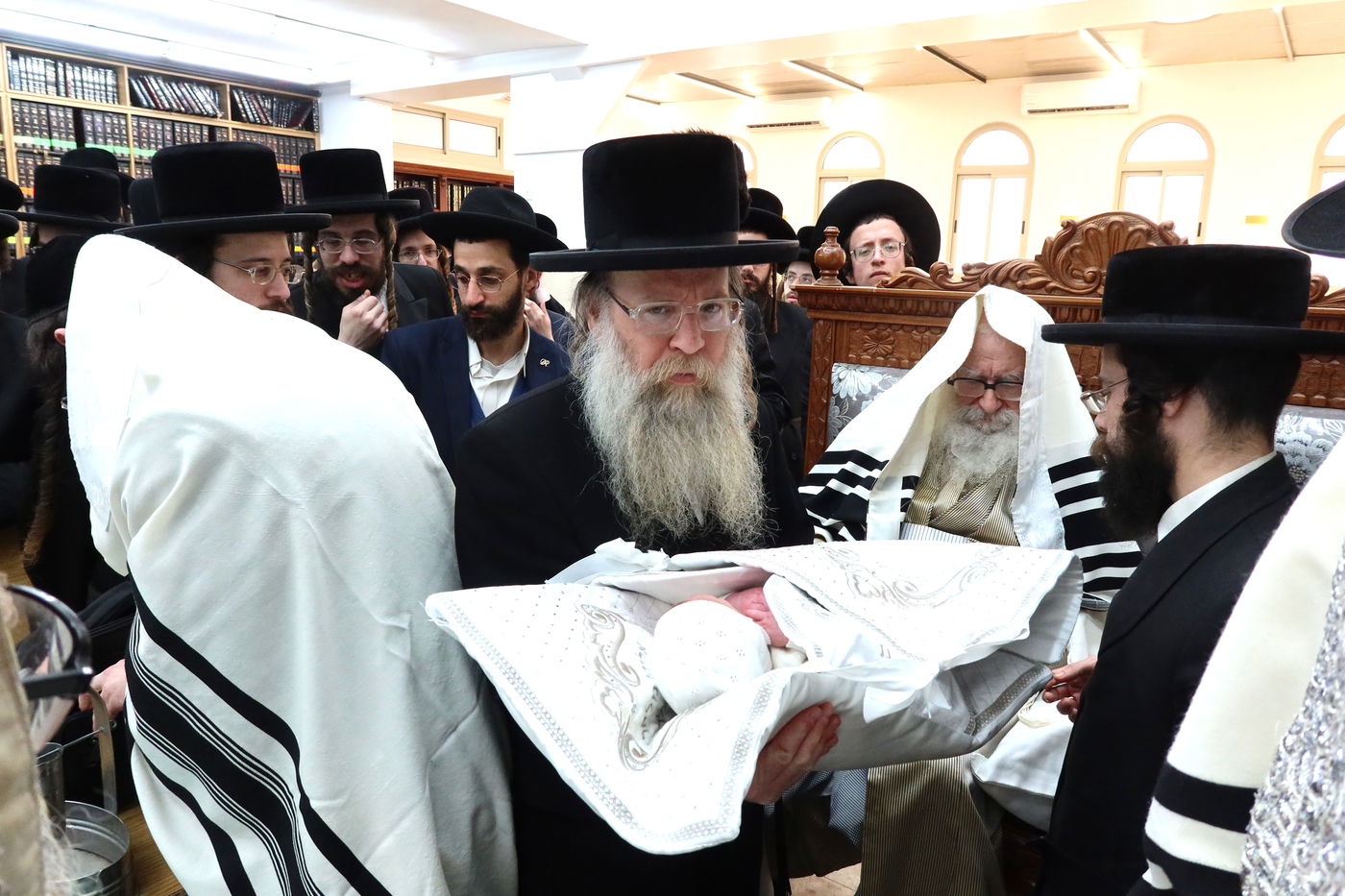 שמחת הברית לנכד האדמו"רים מטשארנאביל ומשכנות הרועים