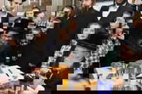 האדמו"ר מסקולען ירושלים בביקור אצל הרה"ח ר' אהרן קליינמן