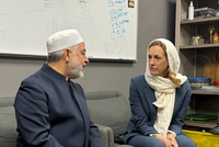 המושלת בביקור