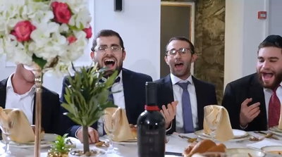 בחורי 'מחוברים' במחרוזת שירי שבת מרגשת