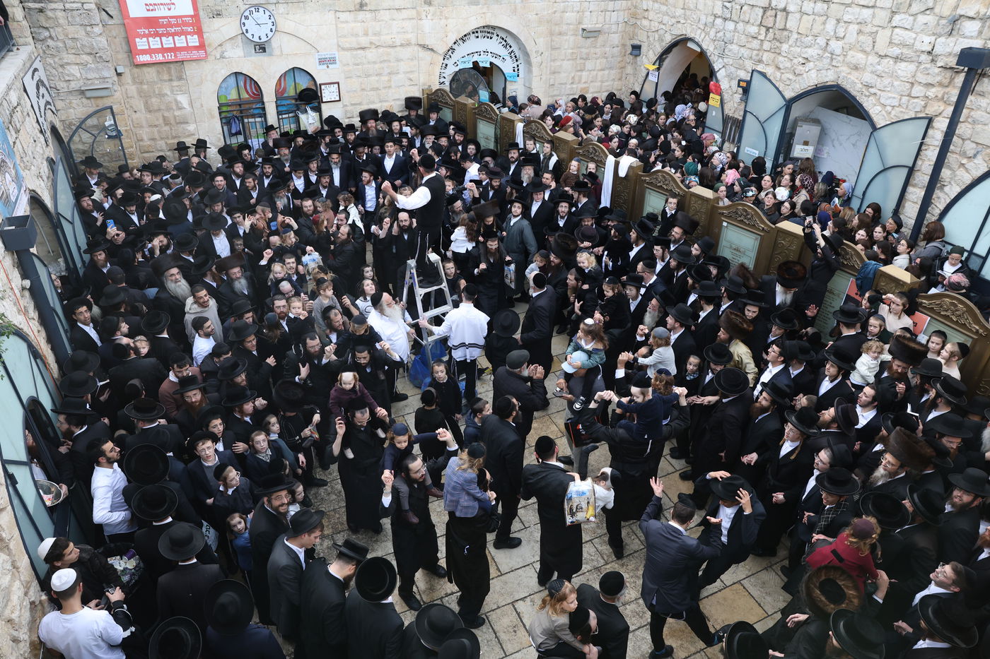 חצר ציון הרשב"י | ארכיון