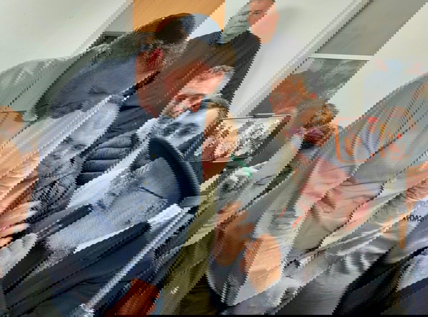 ראש העיר הנבחר שגב חוגג את הניצחון