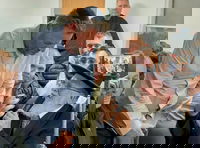 ראש העיר הנבחר שגב חוגג את הניצחון