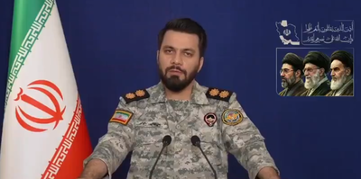 איראן לועגת לטראמפ: "הוא הגיע למצב שהוא מנהל משא ומתן עם עצמו"