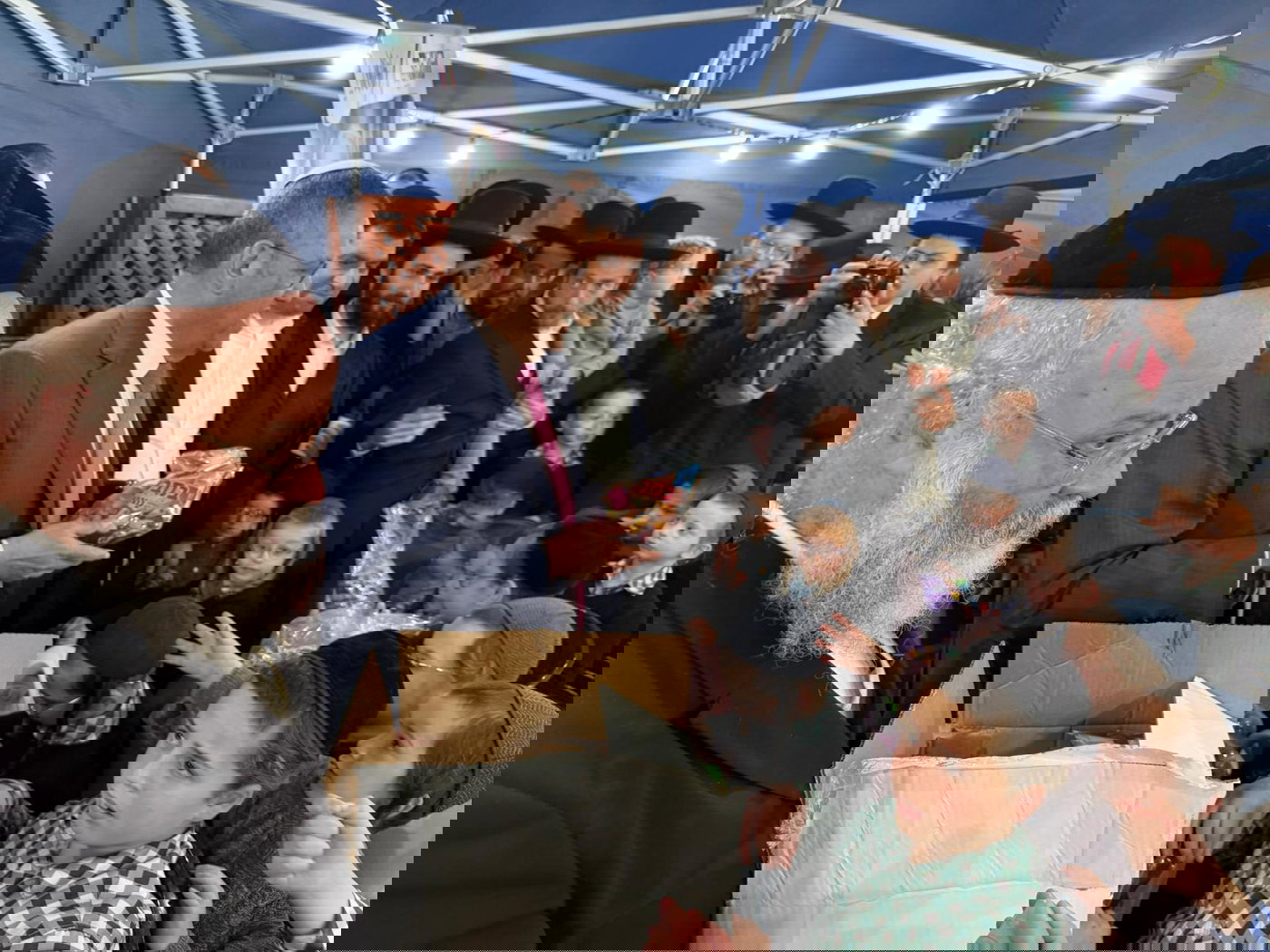 ליאון בביקור אצל מפוני ערד