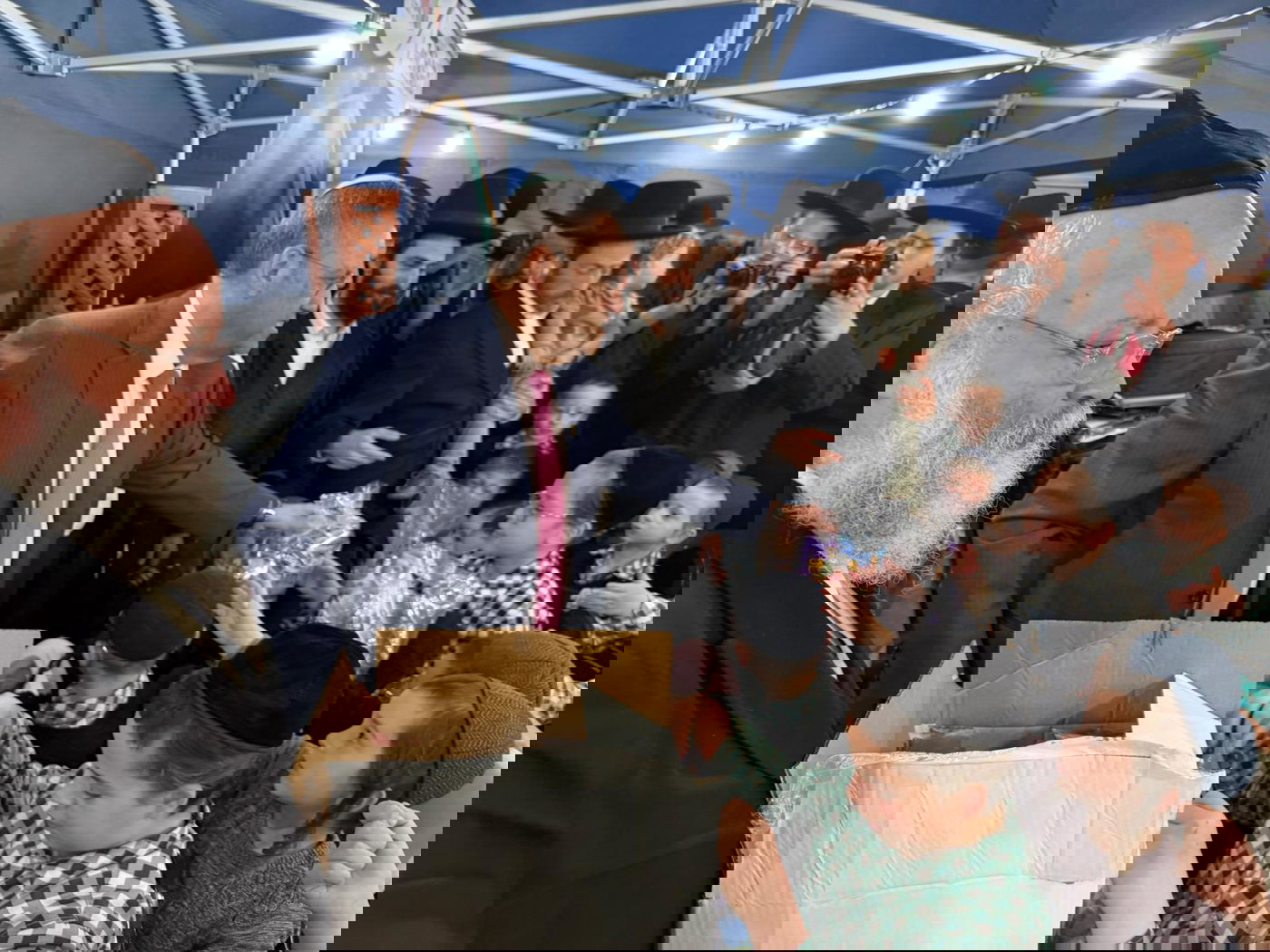 ליאון בביקור אצל מפוני ערד