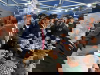 ליאון בביקור אצל מפוני ערד