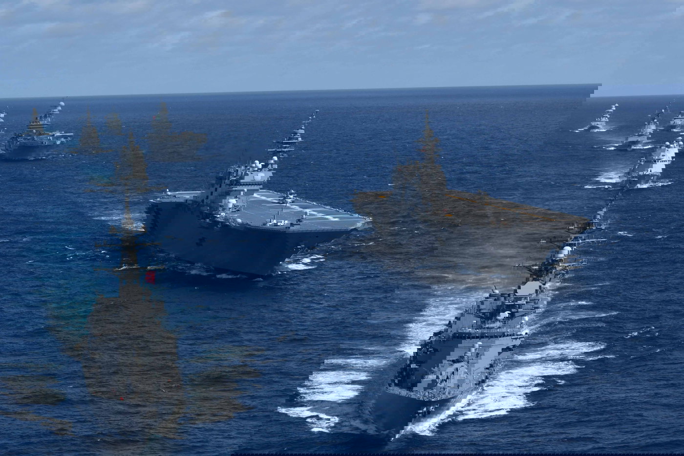 כוח המשימה היפני נערך למבצע הנועז ביותר שלו בעשורים האחרונים בהורמוז