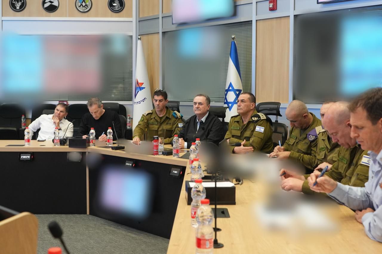 שר הביטחון והרמטכ"ל בהערכת מצב