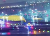 האזינו | דקה אחר דקה: כך התרחשה ההתנגשות בין המטוס למשאית הכיבוי בניו יורק