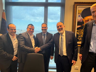 מנכ״ל ׳מאוחדת׳ ובכירי הקופה הגיעו ללשכתו של יו״ר ש״ס אריה דרעי להודות לו על הובלת המהלך ההיסטורי
