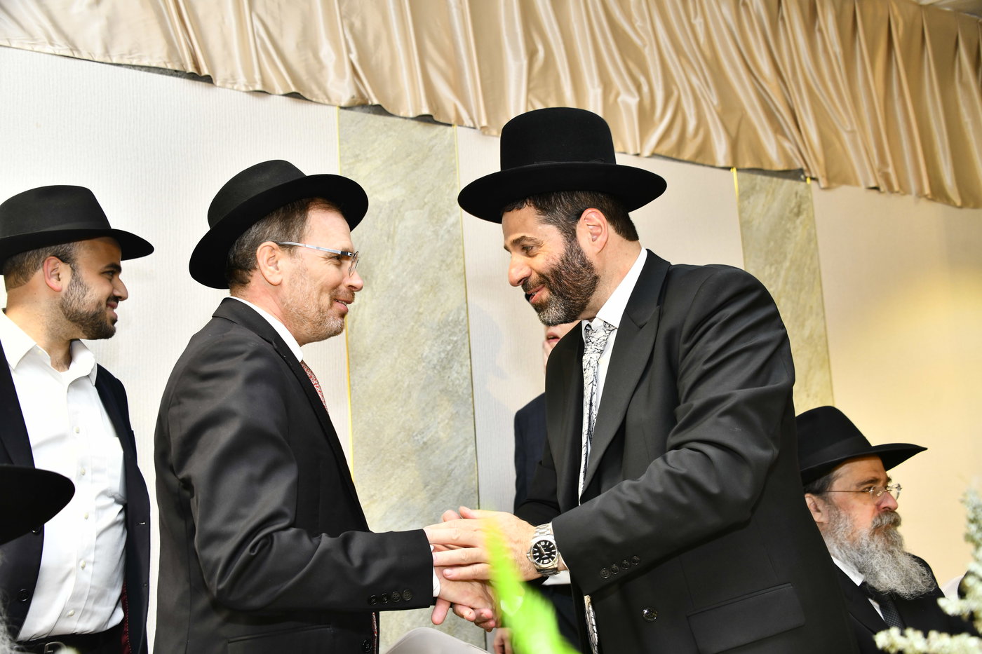 שמחת נישואי בתו של מנחם שפירא