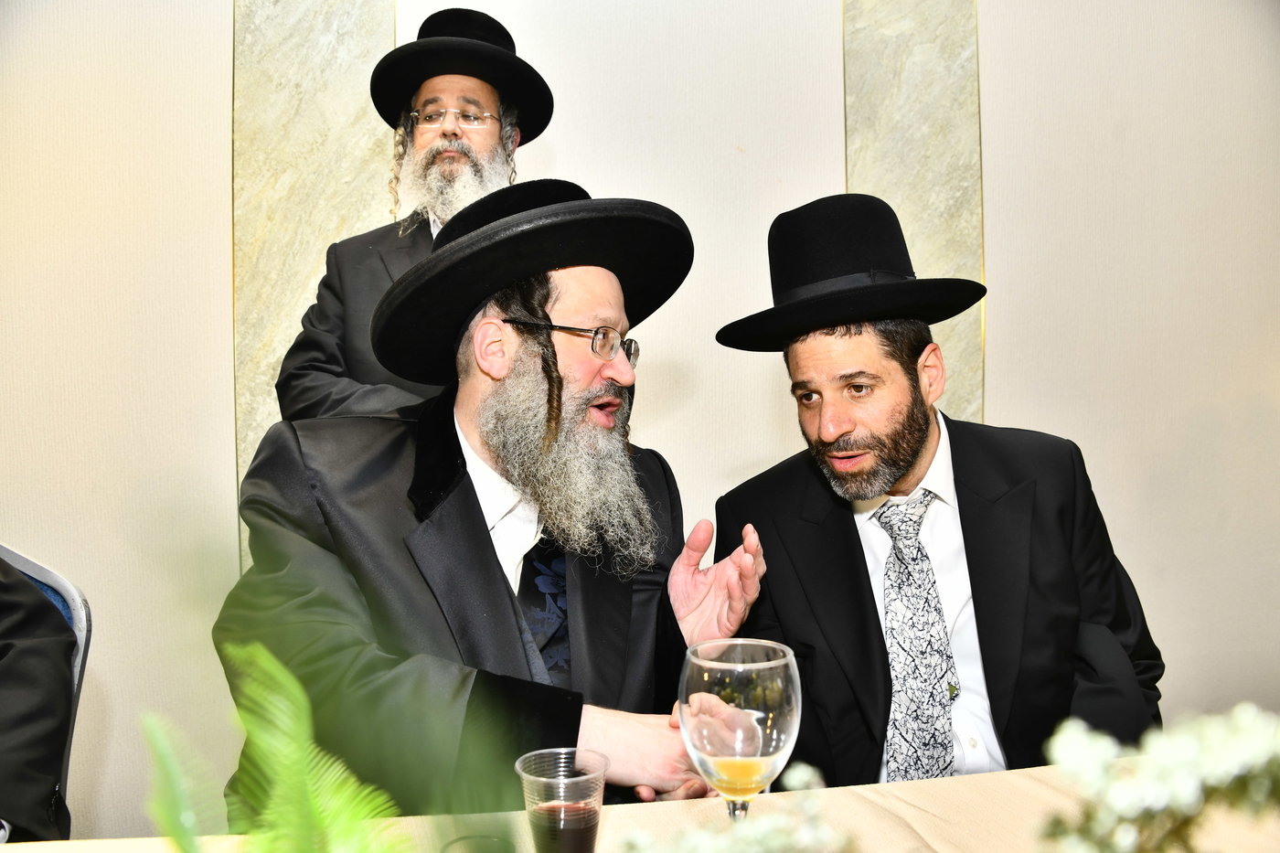 שמחת נישואי בתו של מנחם שפירא