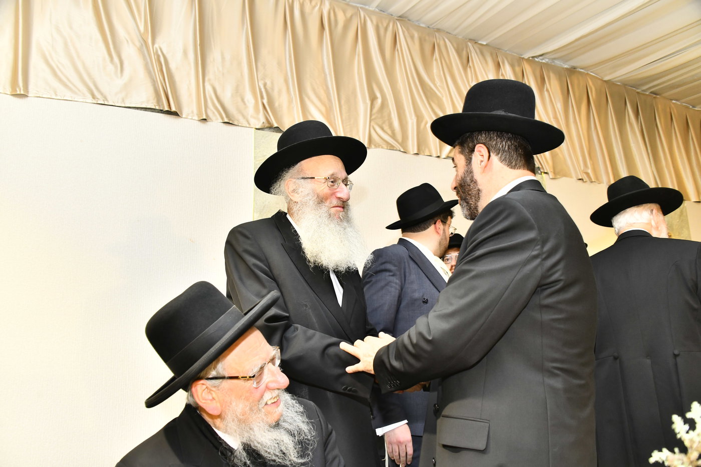 שמחת נישואי בתו של מנחם שפירא