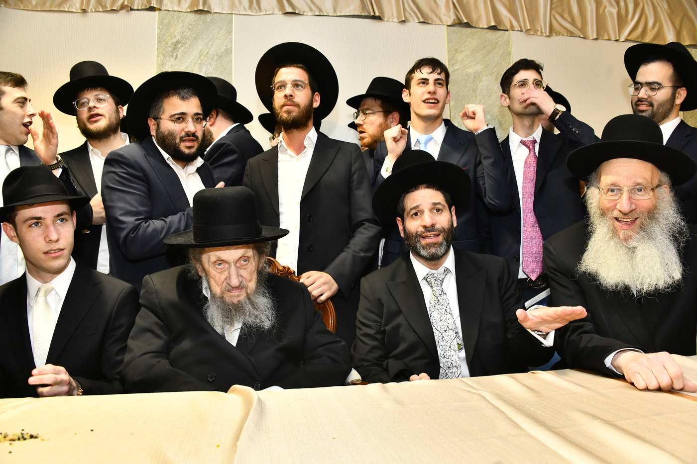 שמחת נישואי בתו של מנחם שפירא