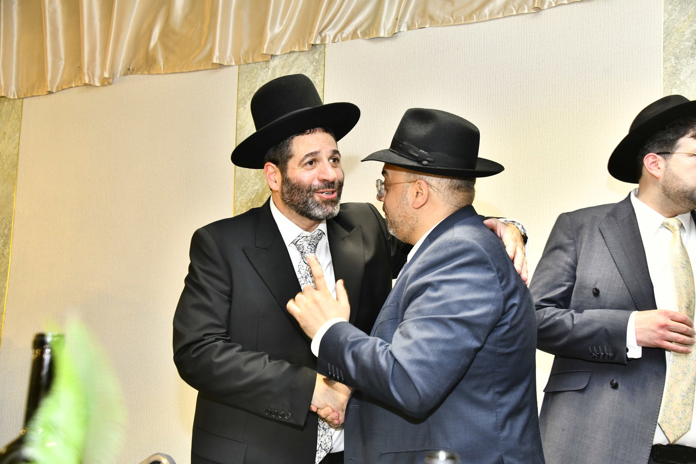 שמחת נישואי בתו של מנחם שפירא