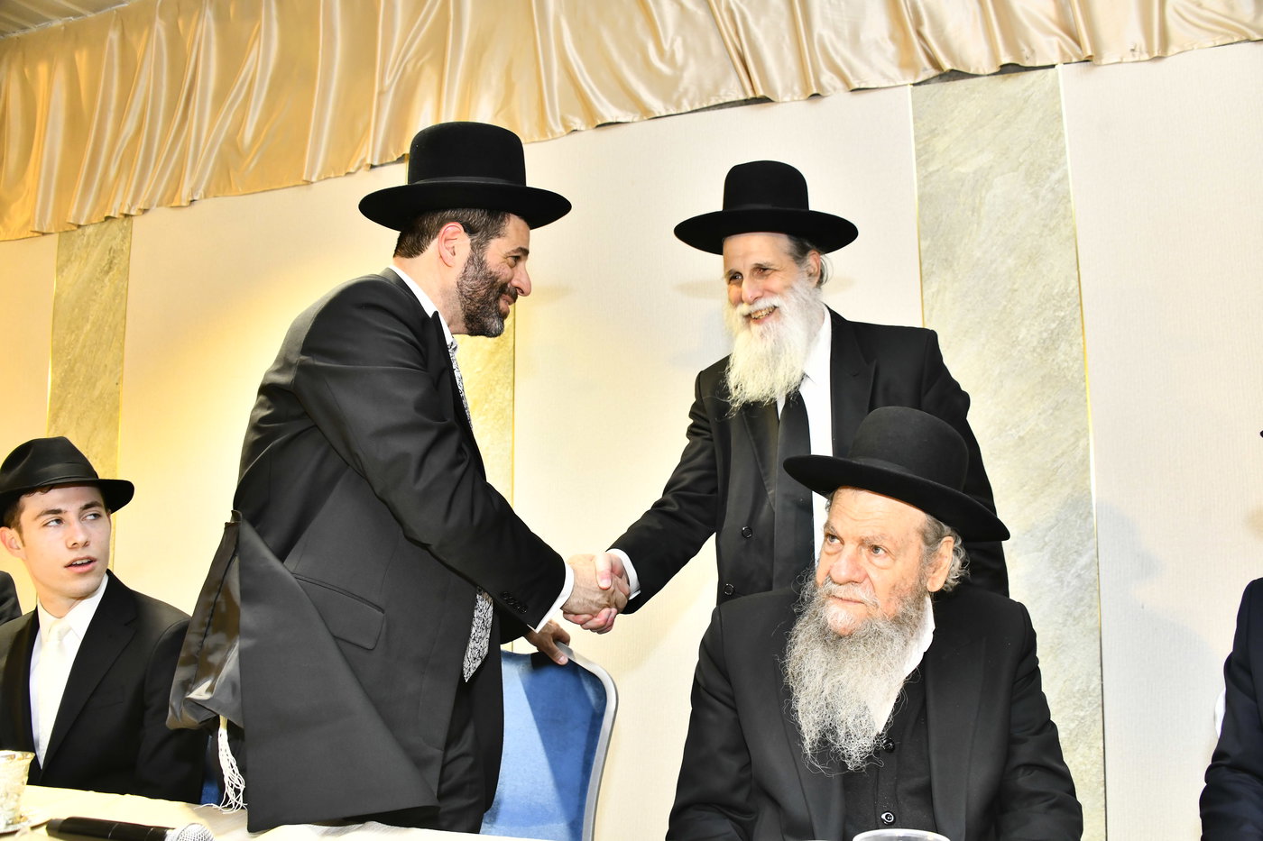 שמחת נישואי בתו של מנחם שפירא